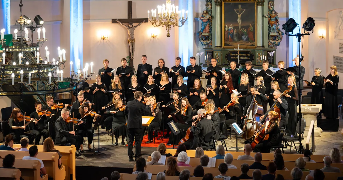 GALERII ⟩ Pärdi päevad jõudsid Raplasse, kus südameid puudutas imekaunis koor