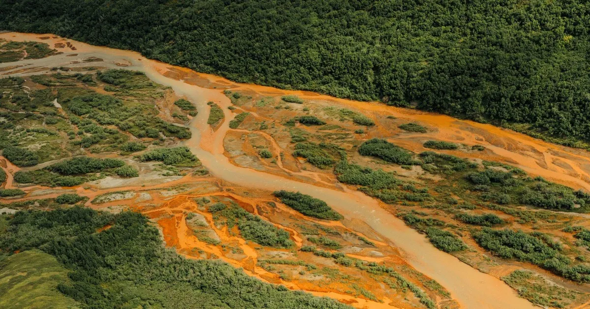 Värske uuring: Alaska jõed värvuvad oranžiks – põhjust muretsemiseks on kuhjaga