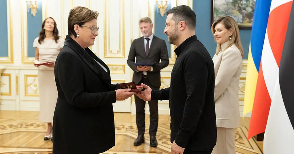 FOTOD ⟩ Volodõmõr Zelenskõi autasustas Sirje Karist