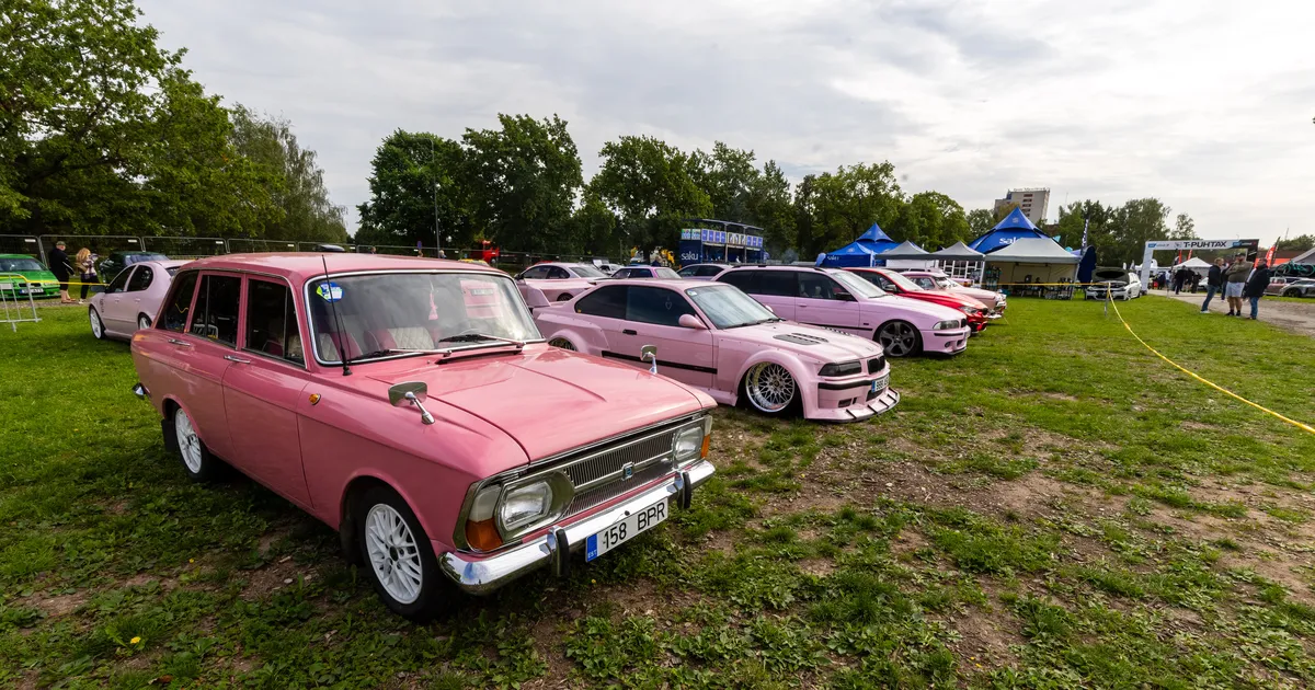 SUUR GALERII ⟩ Motoshow juubel tõi Tartusse rekordhulga kiireid ja vihaseid autosid