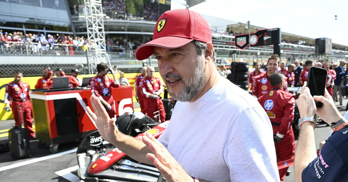 Itaalia valitsuspartei haarab hädas putinistliku atribuutika järele