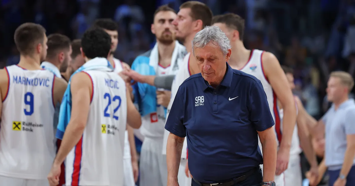 EMil lati alt läbi jooksnud Serbia vahetab peatreenerit
