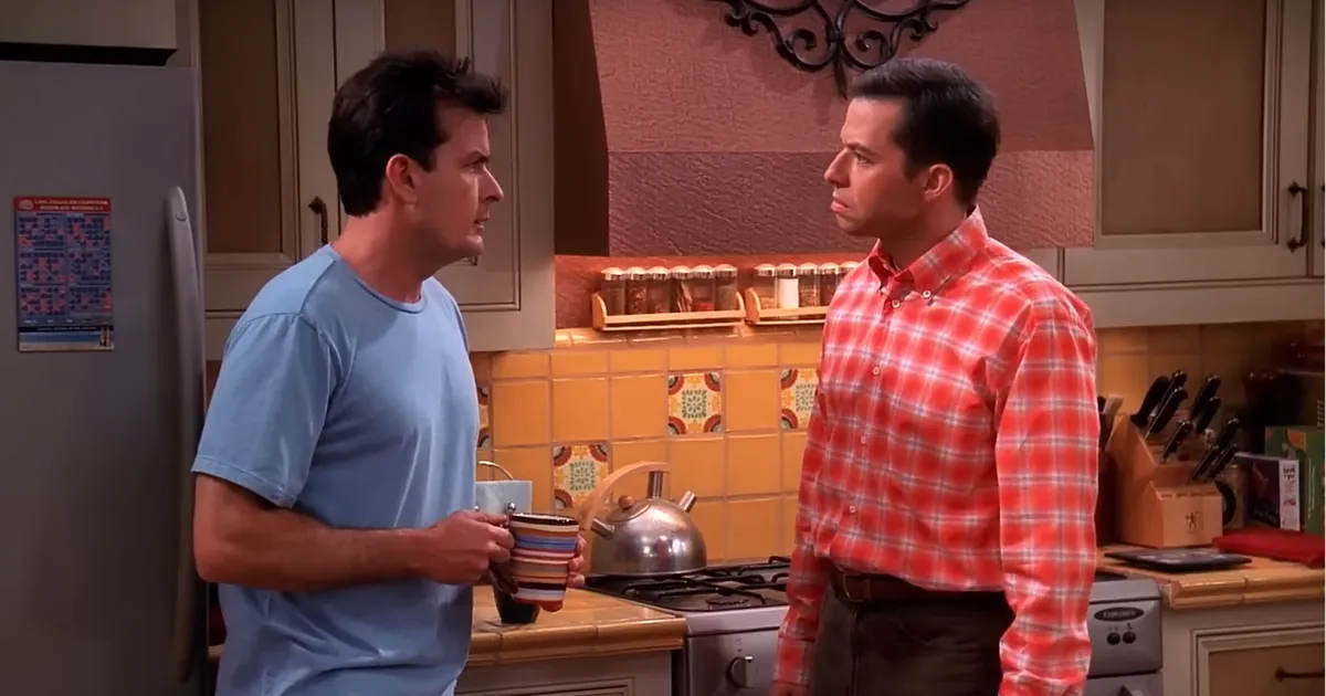 «Kaks ja pool meest» telgitagused: Jon Cryer teenis Charlie Sheenist kolm korda vähem