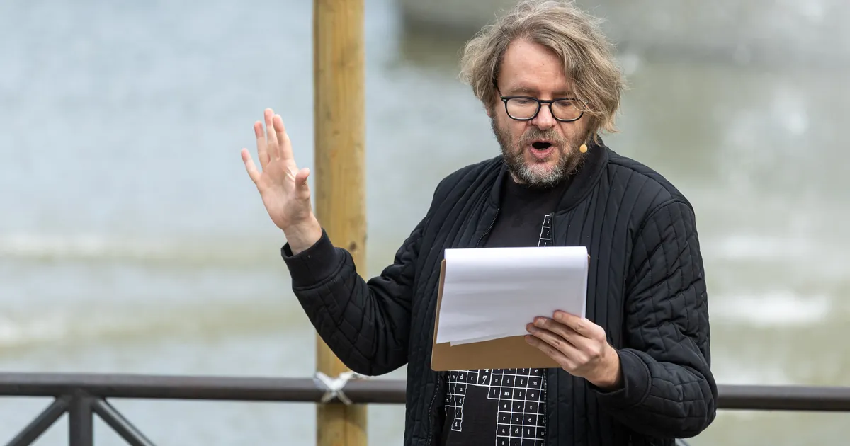 GALERII ⟩ Kuhjaga raamatuid ja kamaluga kultuuri ehk Kadriorus toimus Kirjandustänava festival