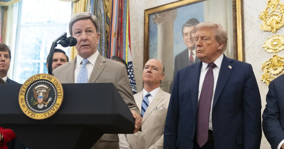 USA kongressi relvajõudude komiteede esimehed kiitsid Poolat ja NATO liitlasi Vene droonirünnaku tõrjumise eest