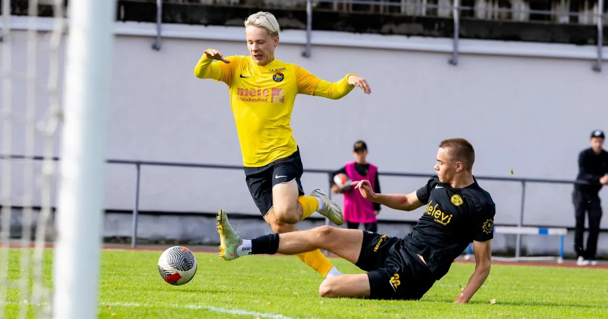 Fotod ja video ⟩ Rakvere vutimehed tagusid viljandlaste puuri palle täis