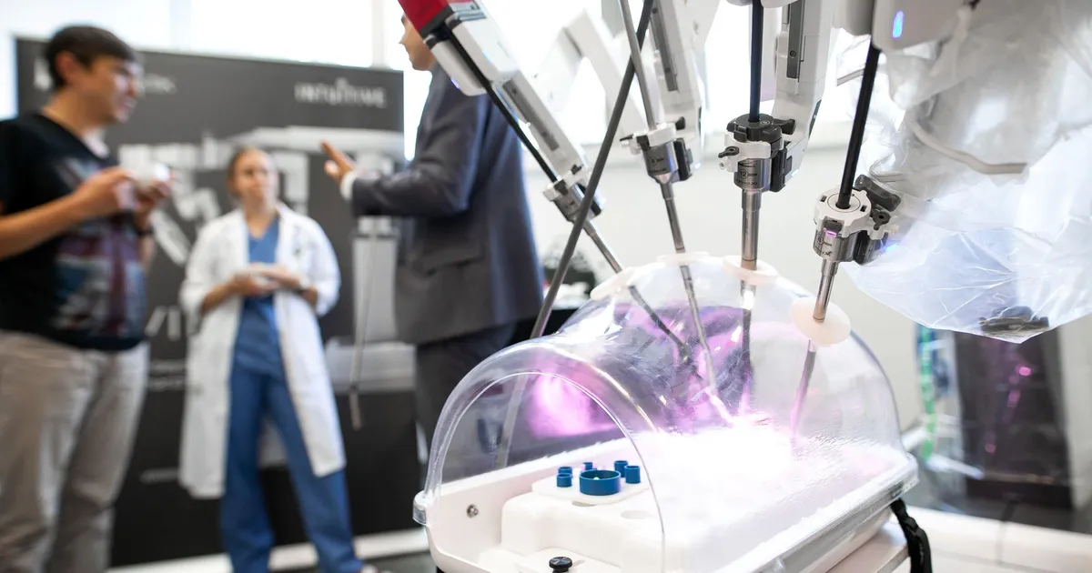 TIPPTEHNOLOOGIA EESTI HAIGLAS ⟩ Kliinikum võtab kasutusele robotkirurgia