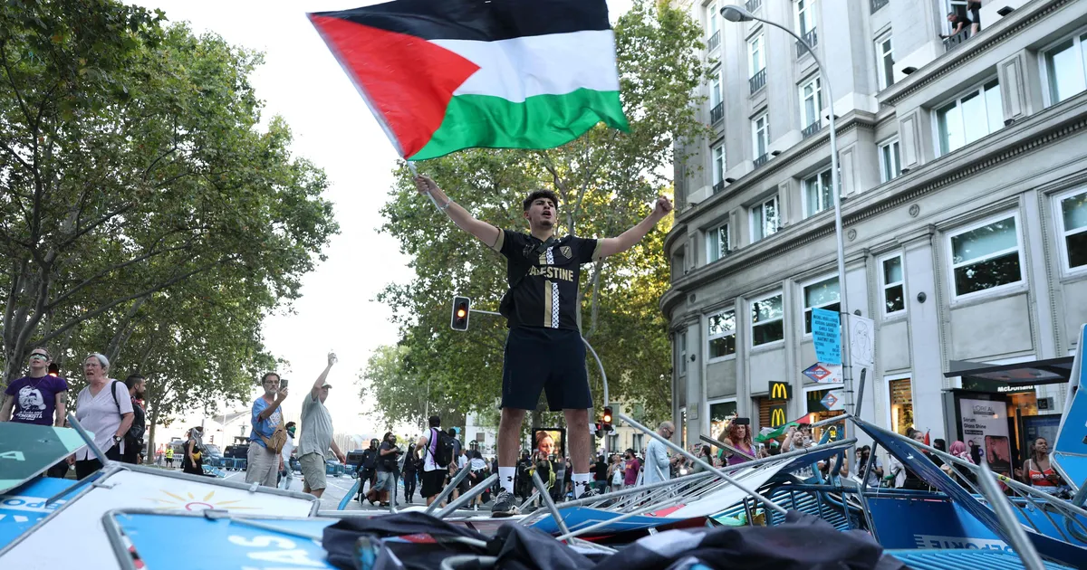 Rahvusvaheline rattaliit Vuelta pooleli jäämise järel: kas Hispaanias üldse saab enam suurvõistlusi korraldada?