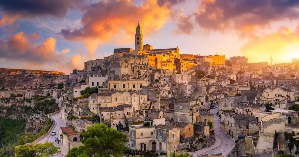 SUVI JÄI LÜHIKESEKS? ⟩ Selles iidses Euroopa linnas jätkub kuumust ka oktoobris