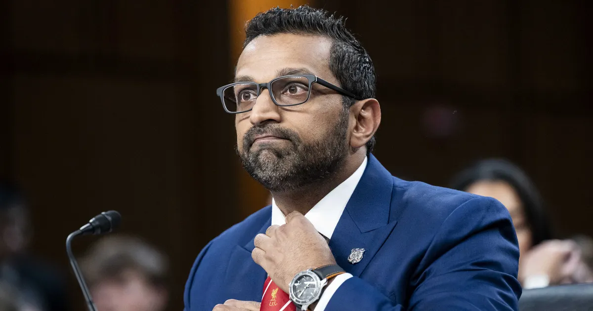 FOTO ⟩ FBI peadirektori rõivavalik tekitas spordisõprades segadust