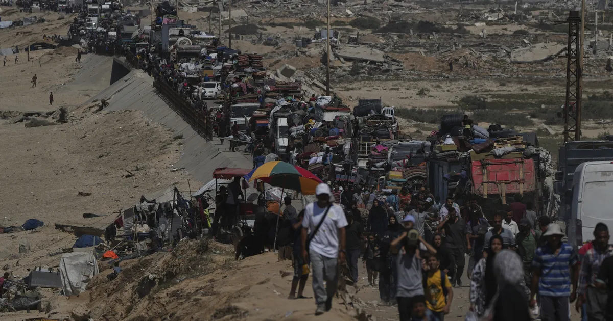 Gaza linnast pagevad tuhanded inimesed Iisraeli pealetungi eest