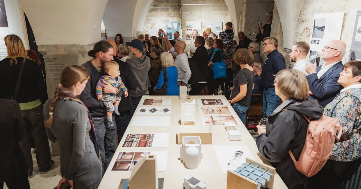 Maailmakuulus arhitekt astus sammukese oma sünnilinnale Kuressaarele lähemale