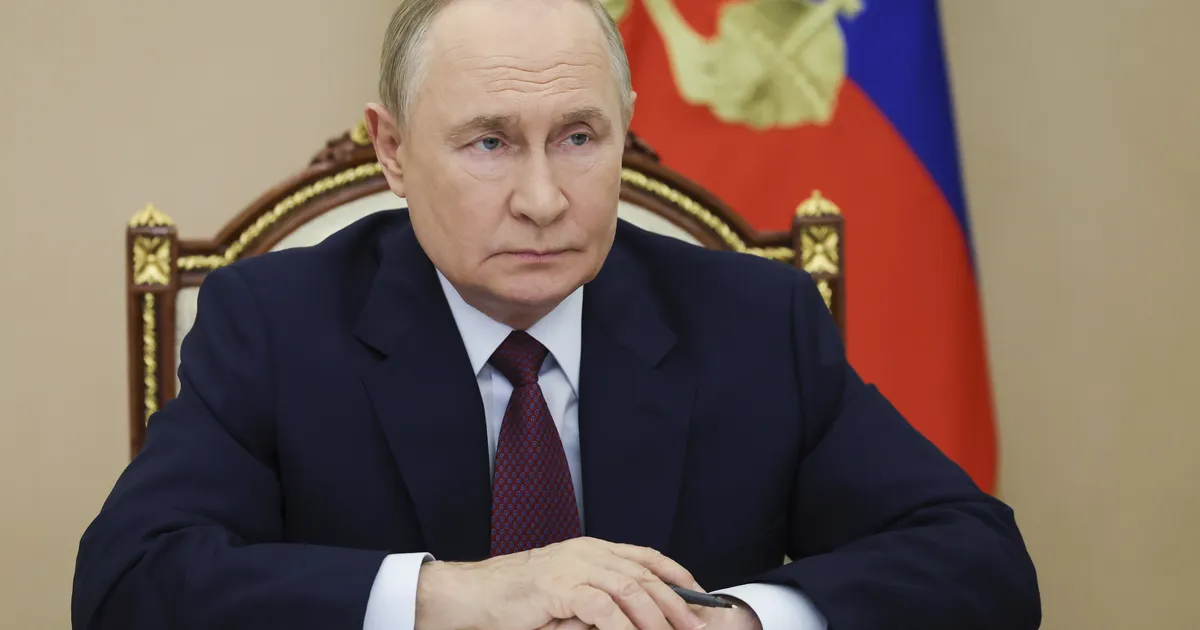 Raamat: Putin oli suhtes alaealise modelliga