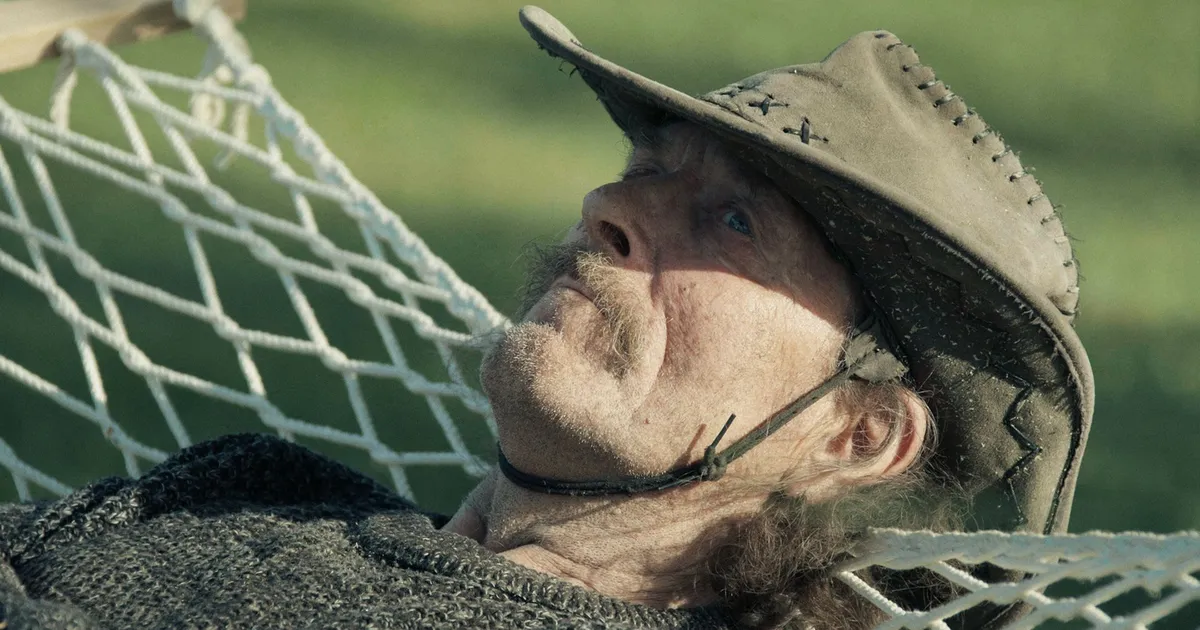 GALERII ⟩ Kummaline mees hakkas Lõuna-Eestis üksinda torni ehitama – ja lõpuks jutustati tema lugu