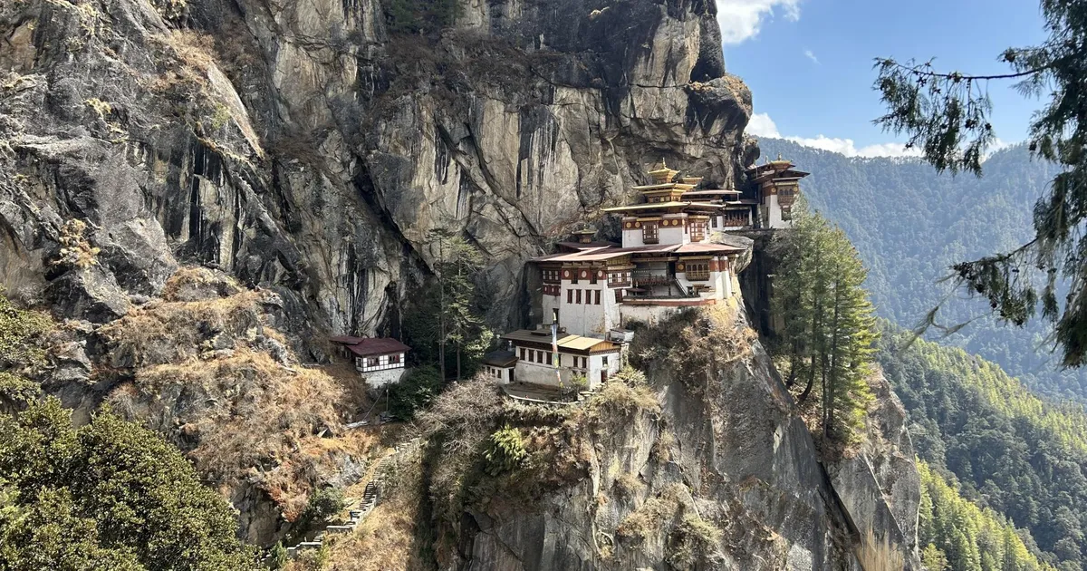 NÄDALA REIS ⟩ Kinnine kuningriik Aasia südames