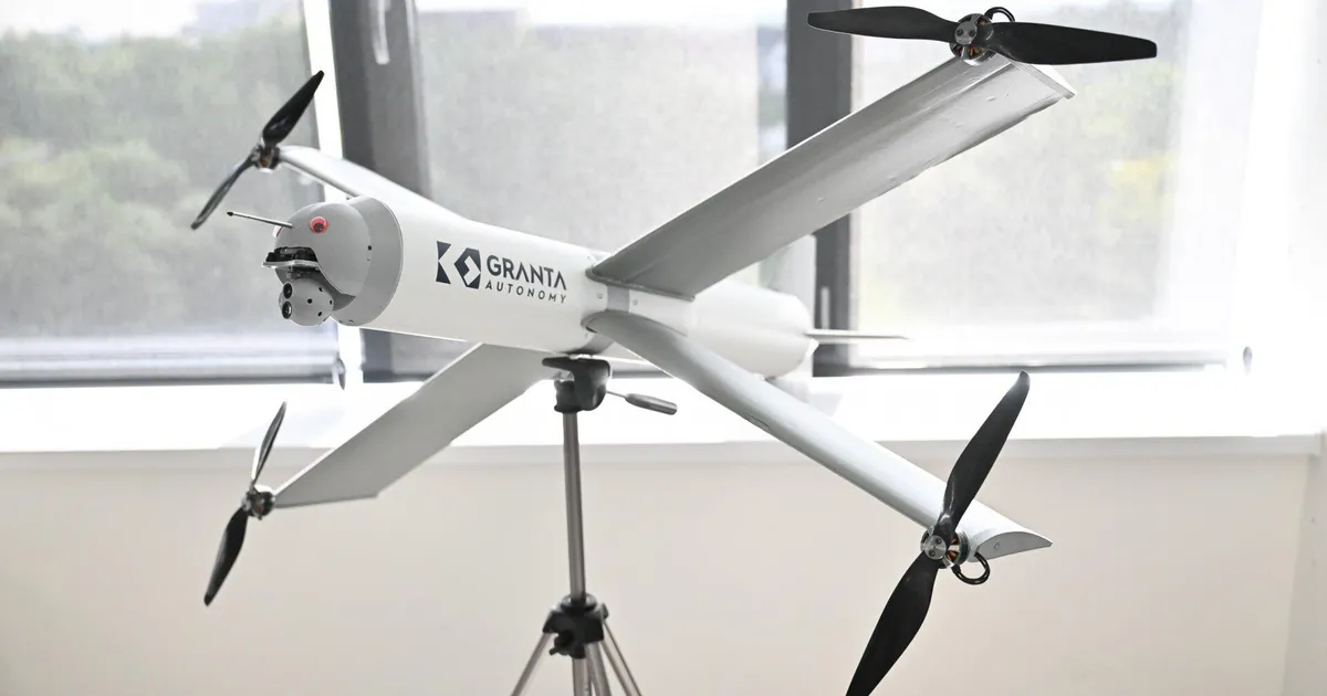 Leedus hakati tootma kopsakaid uitavaid droone