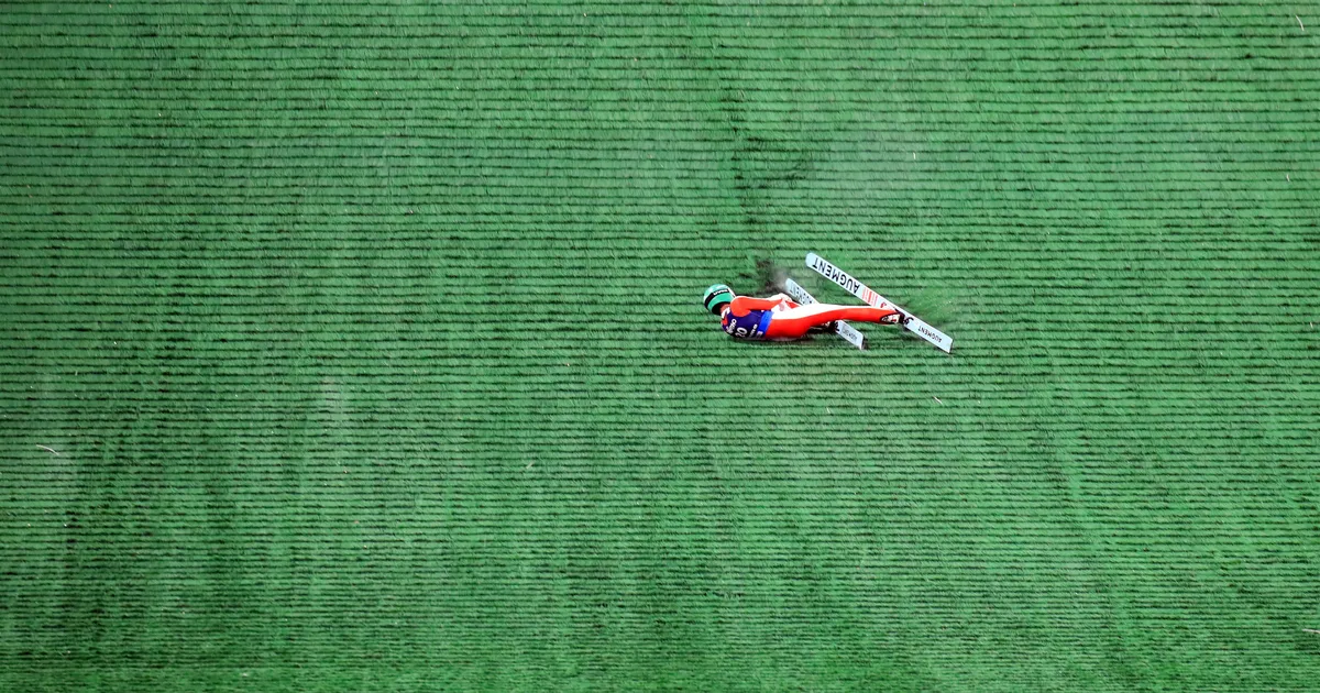 ÕUDNE! ⟩ Olümpiamägi murdis 36 tunni jooksul jooksul juba kolmanda suusahüppaja põlve