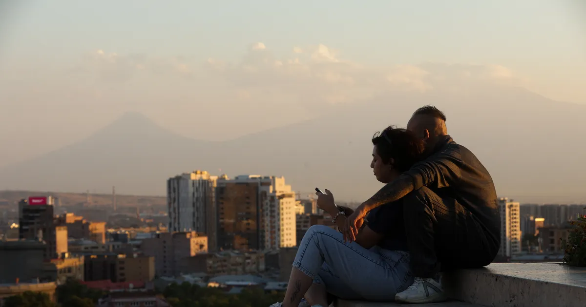 JÄRELEANDMINE TÜRGILE ⟩ Armeenlasi ärritab otsus eemaldada passitemplilt Ararati mägi