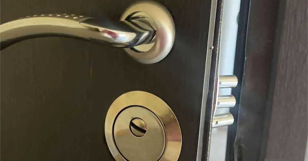 Haapsalus keeldus noormees külaliskorterist lahkumast: uks murti lahti ja süüdlane arreteeriti