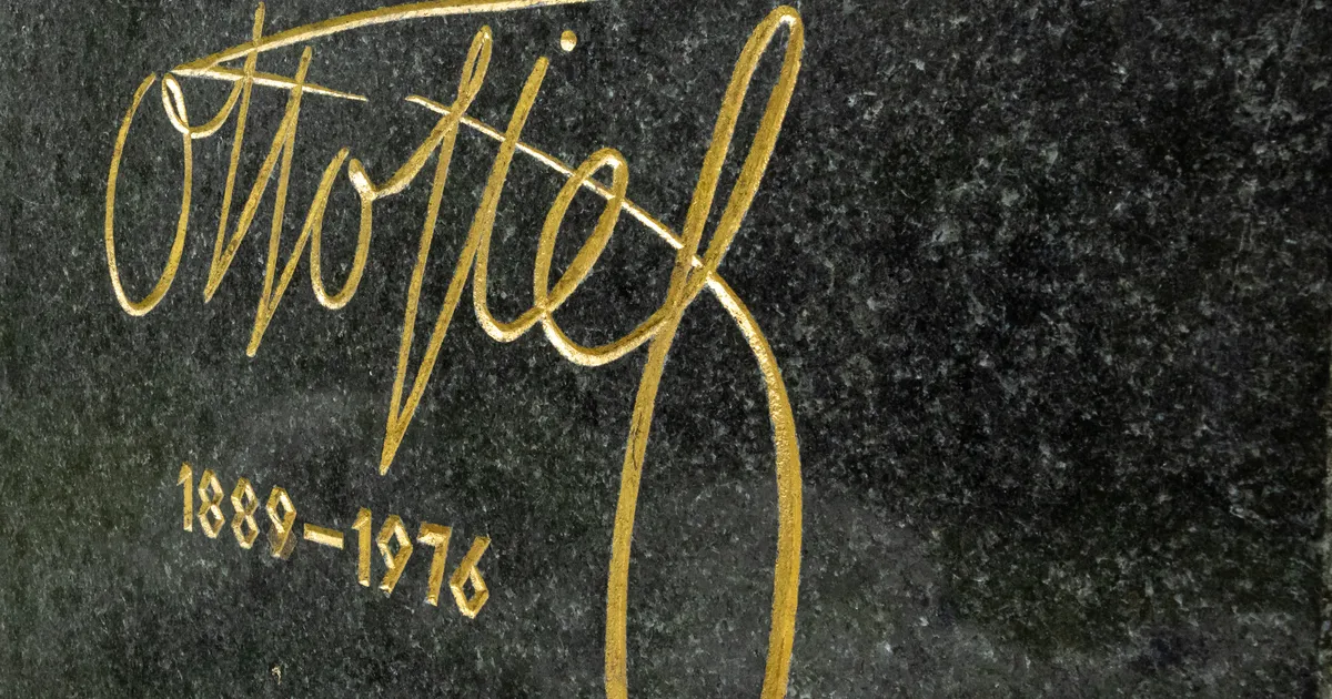 GALERII ⟩ Vastupanuvõitluse päeval asetati pärjad Otto Tiefi hauale