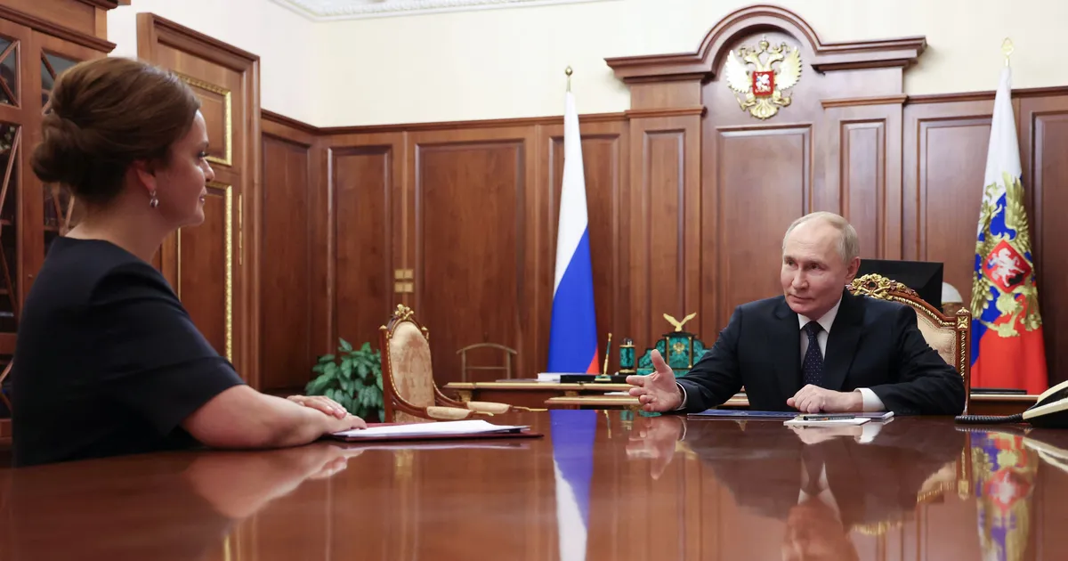 Putin määras ebalojaalsete ametnike väljajuurimiseks asekaitseministriks oma sugulase