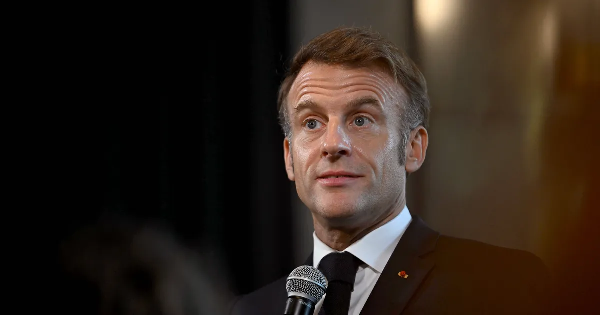 VIDEO ⟩ «Ma ootan tänaval, sest kõik on teie pärast suletud!» Macron peatati New Yorgi tänaval Trumpi autokolonni tõttu