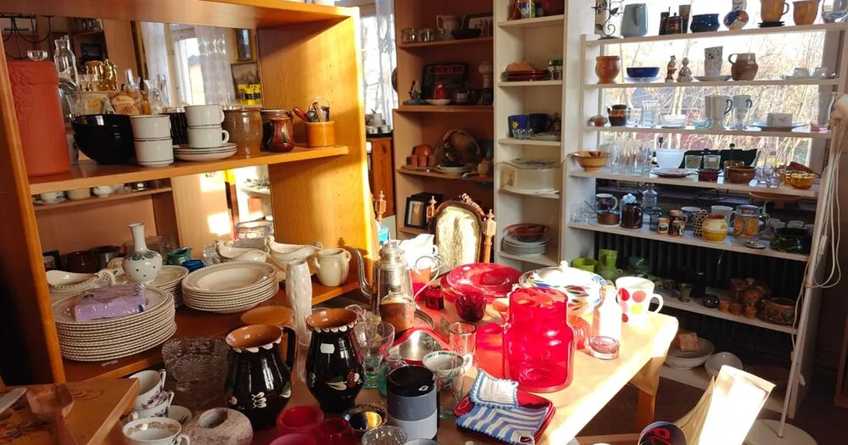 Ema ja lapse käik taaskasutuspoodi võttis ootamatu pöörde, kui raamatu vahelt tuli välja häiriv kiri