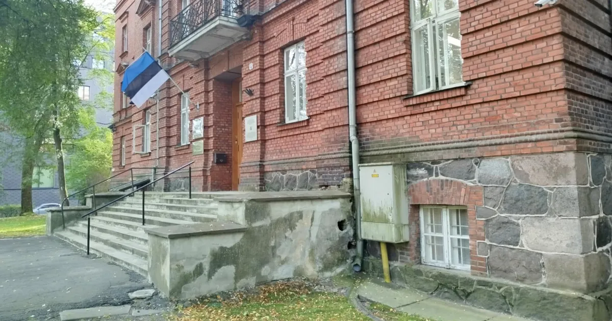 NELI OHVRIT ⟩ Samalaadses kriminaalasjas vahi all viibivat noormeest süüdistatakse alaealiste vägistamises