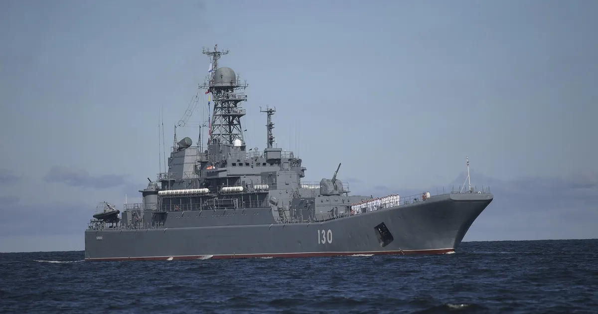 MEELIS OIDSALU ⟩ Miks istub Vene dessantlaev Taani väinades?