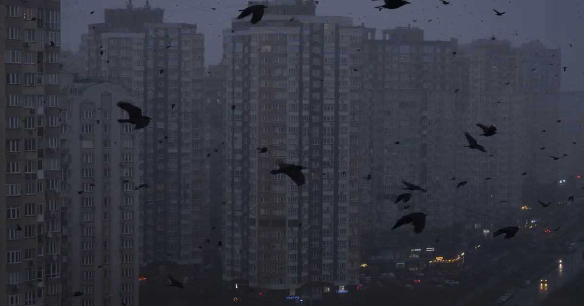 RAINER SAKS ⟩ Ukraina jättis kogu linna pimedaks. Zelenskõi: kui Venemaa jätkab, vastame samaga