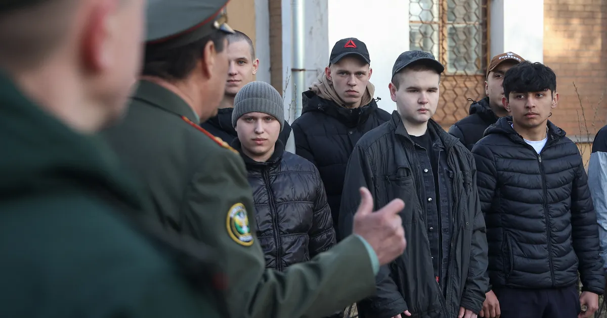 KAHURILIHA ⟩ Putin käskis ajateenistusse kutsuda 135 000 venemaalast