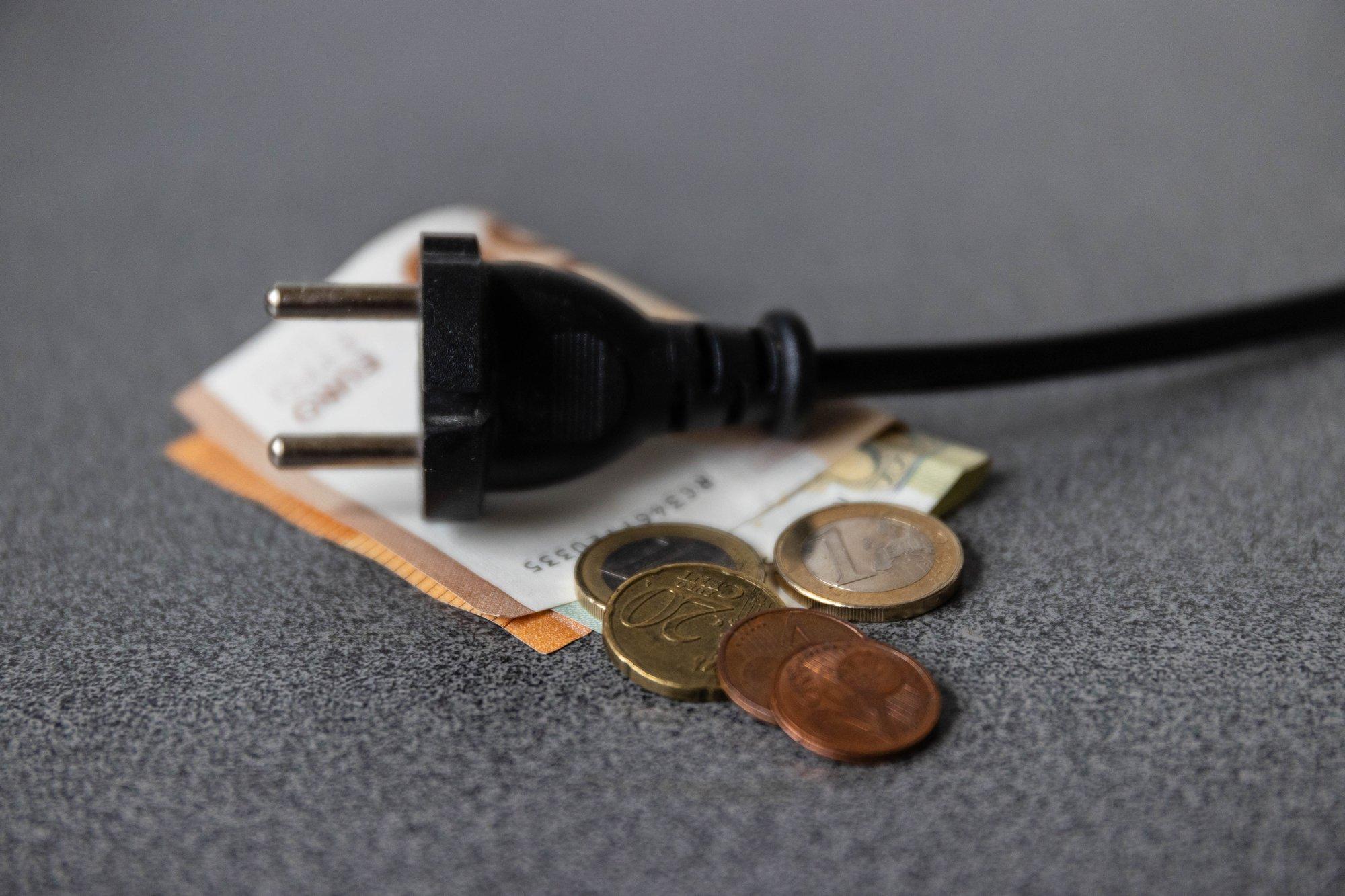 Elektrimüüjad prognoosivad talveks mullusega sarnast elektrihinda. Lähinädalatel hind juba kõrgem