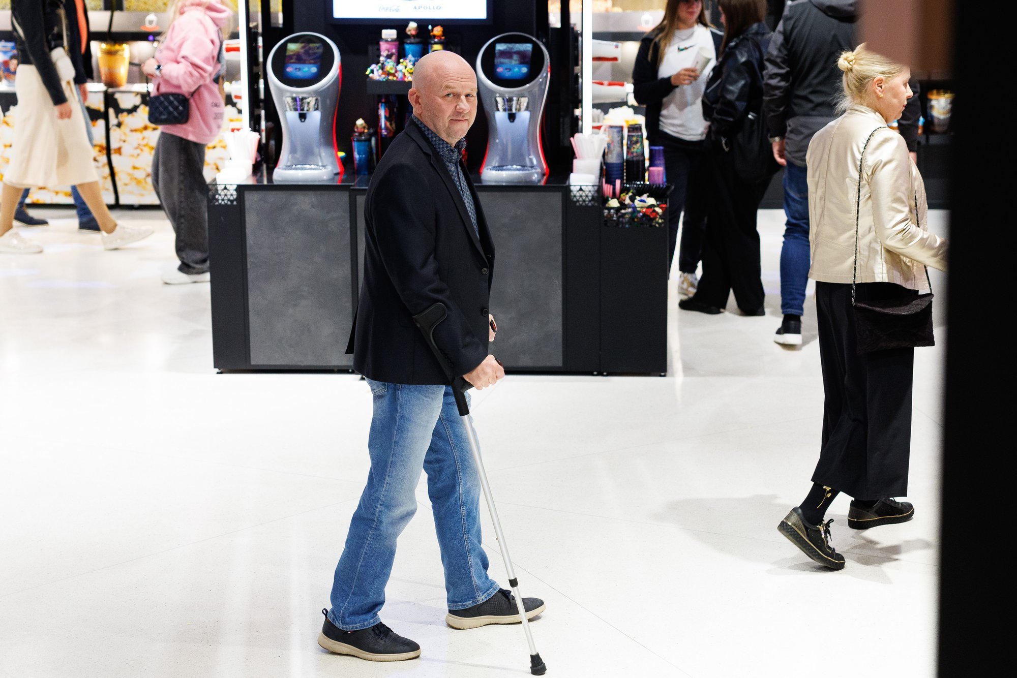 Mis juhtus? Helilooja Priit Pajusaar käis operatsioonil ja liigub ringi karkudega