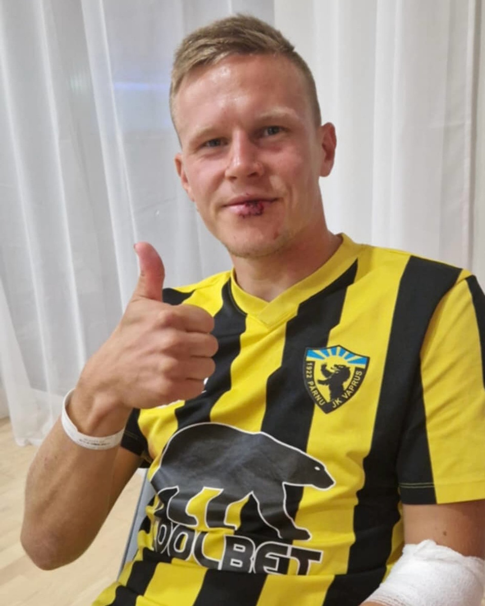 Võika vigastuse saanud Pärnu Vapruse ründaja: võtsin kõrist kinni, sest verd oli suus nii palju