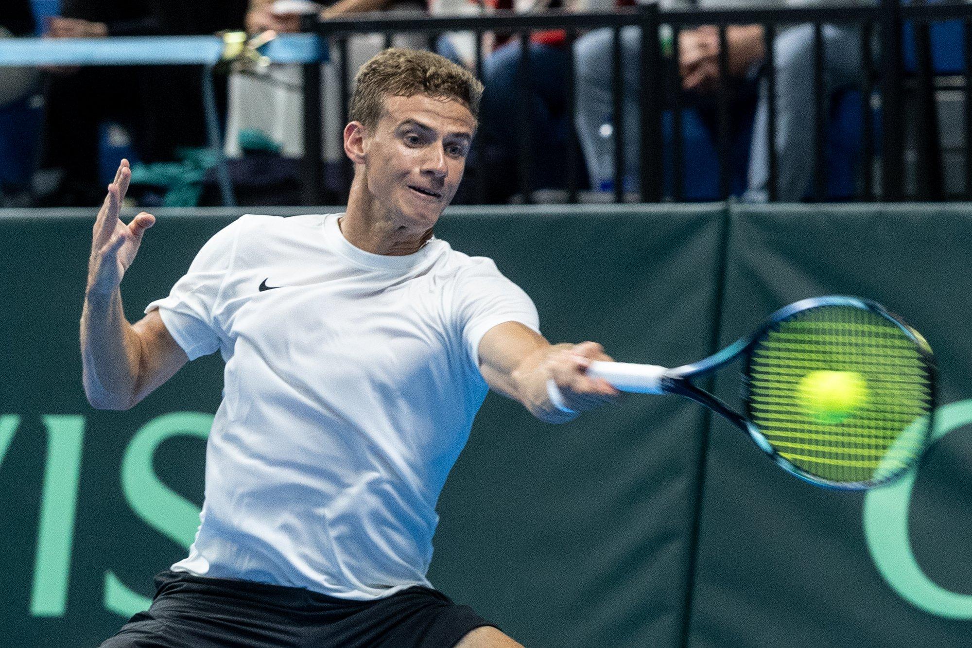 Daniil Glinka jõudis Portugali turniiril veerandfinaali