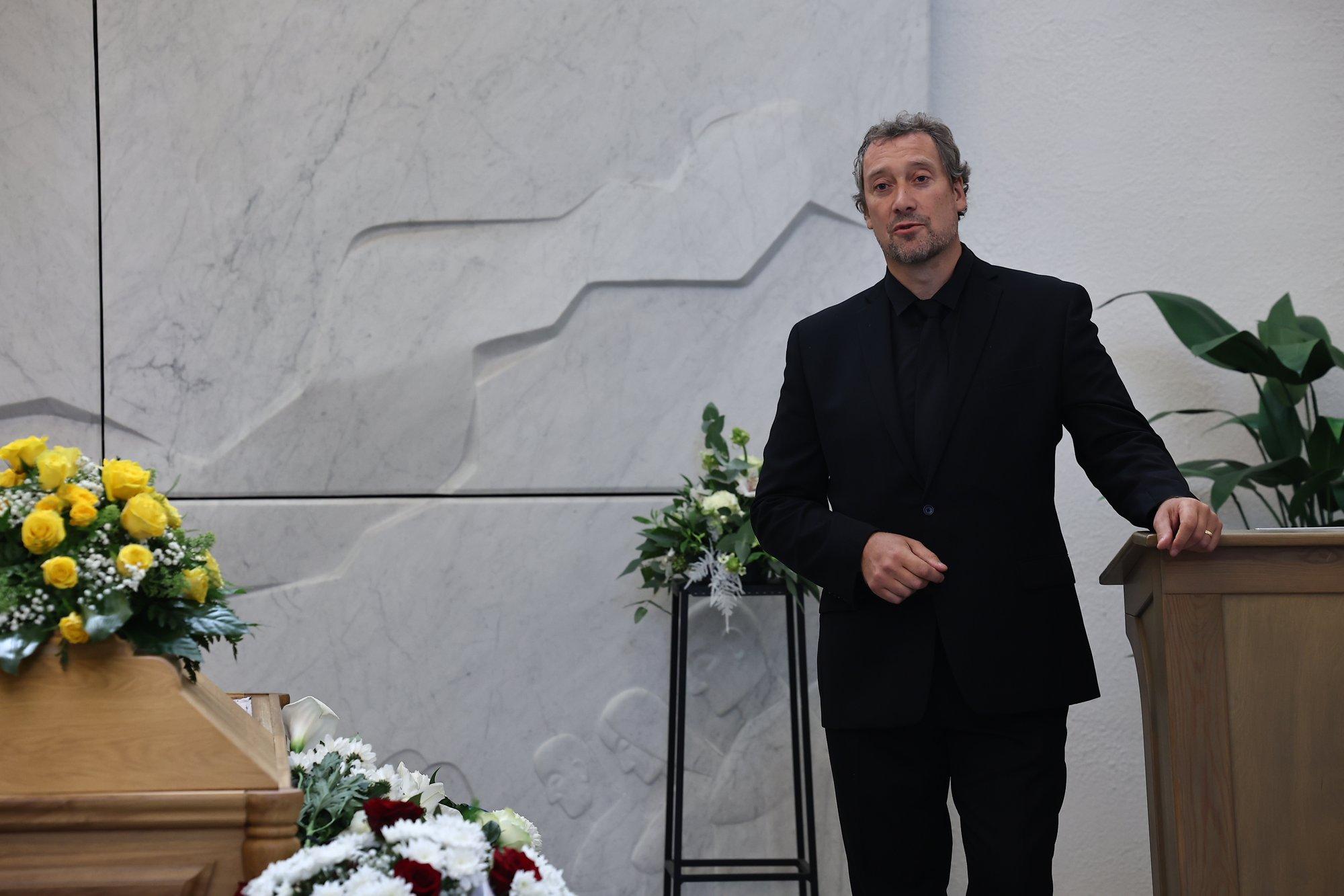 OTSEFOTOD | Ooperilaulja Taimo Toomast saadetakse viimsele teekonnale