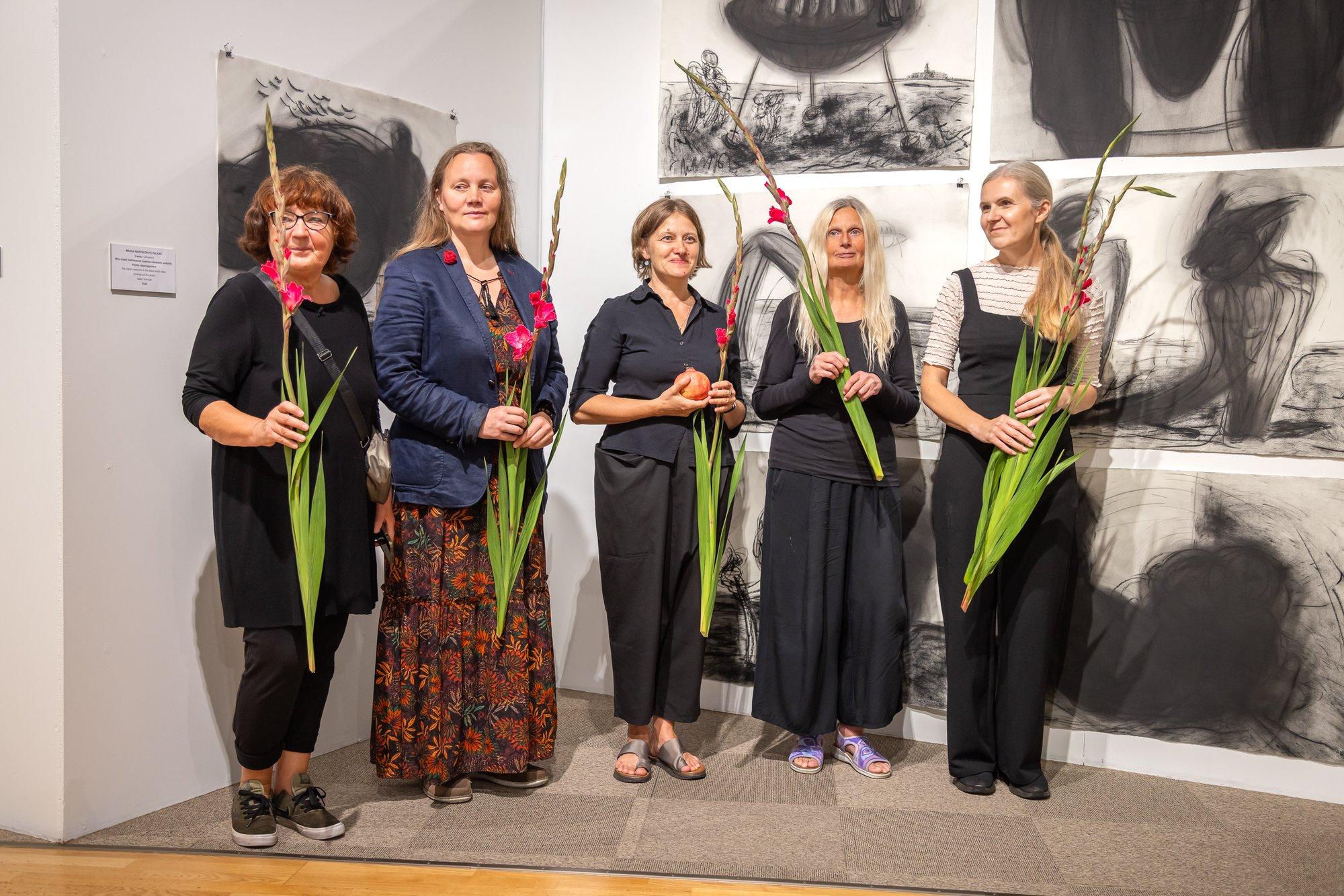 FOTOD | Pärnus näeb psüühilise seisundi joonistusi ja „räpase sõja“ ajal salaja Argentinast välja toimetatud fotosid