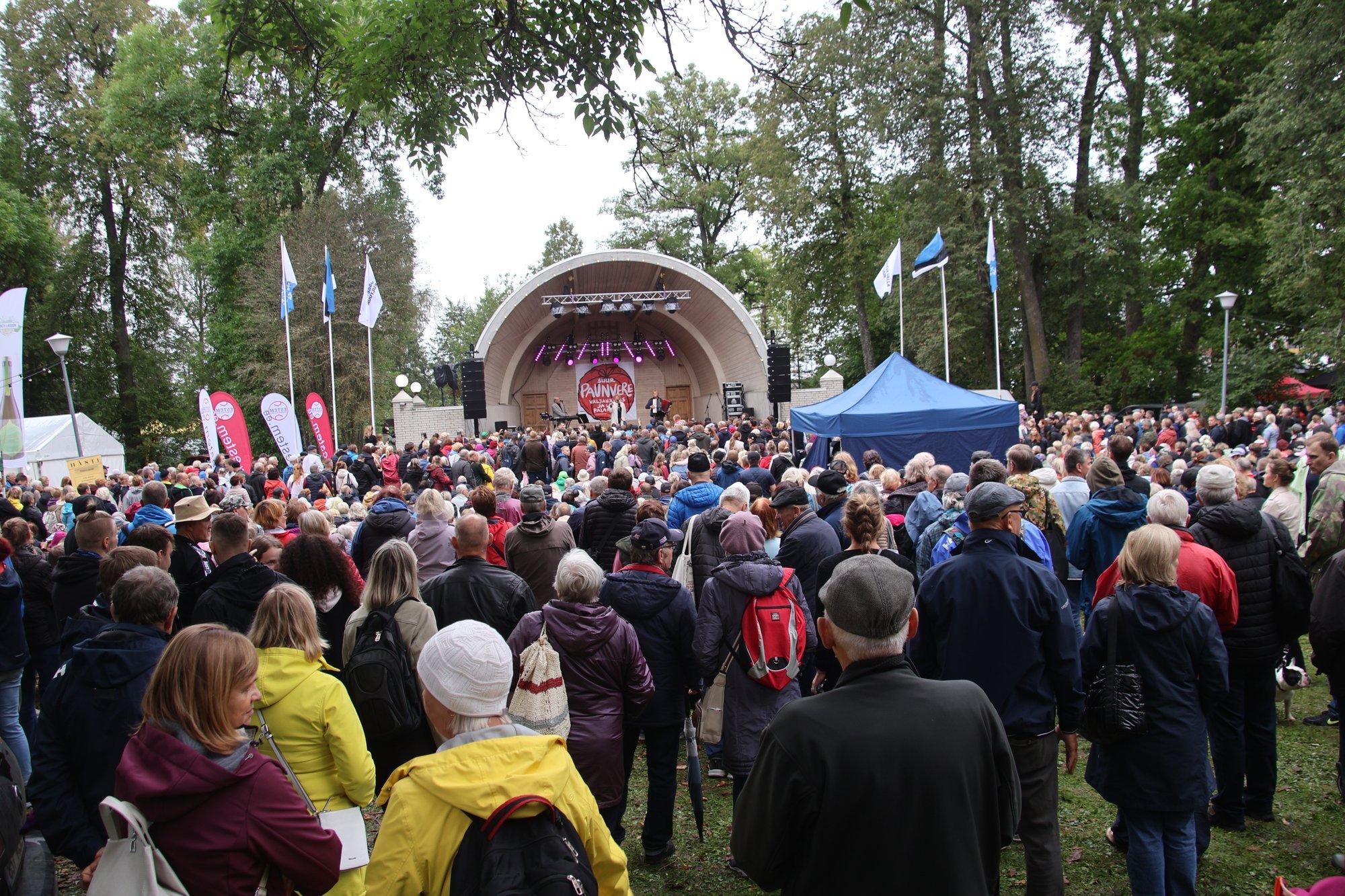 FOTOD JA VIDEO | Paunvere väljanäitusel müüdi kõike, mida kanda jõuti