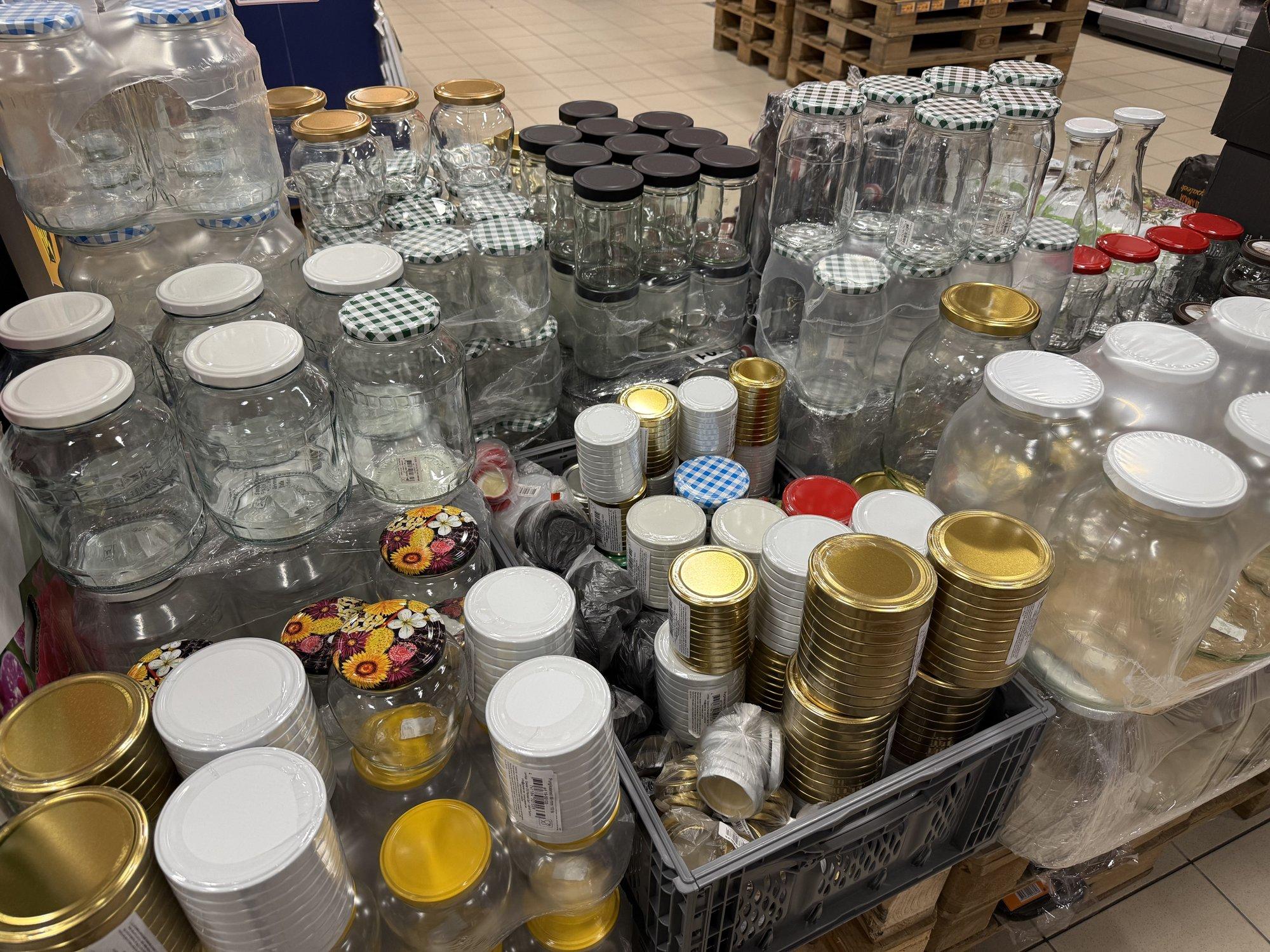 „Soovitati osta purgisuppi, et sisu välja õngitseda ja seentega asendada“: hoidiste hooaeg on kohati toonud purkide defitsiidi