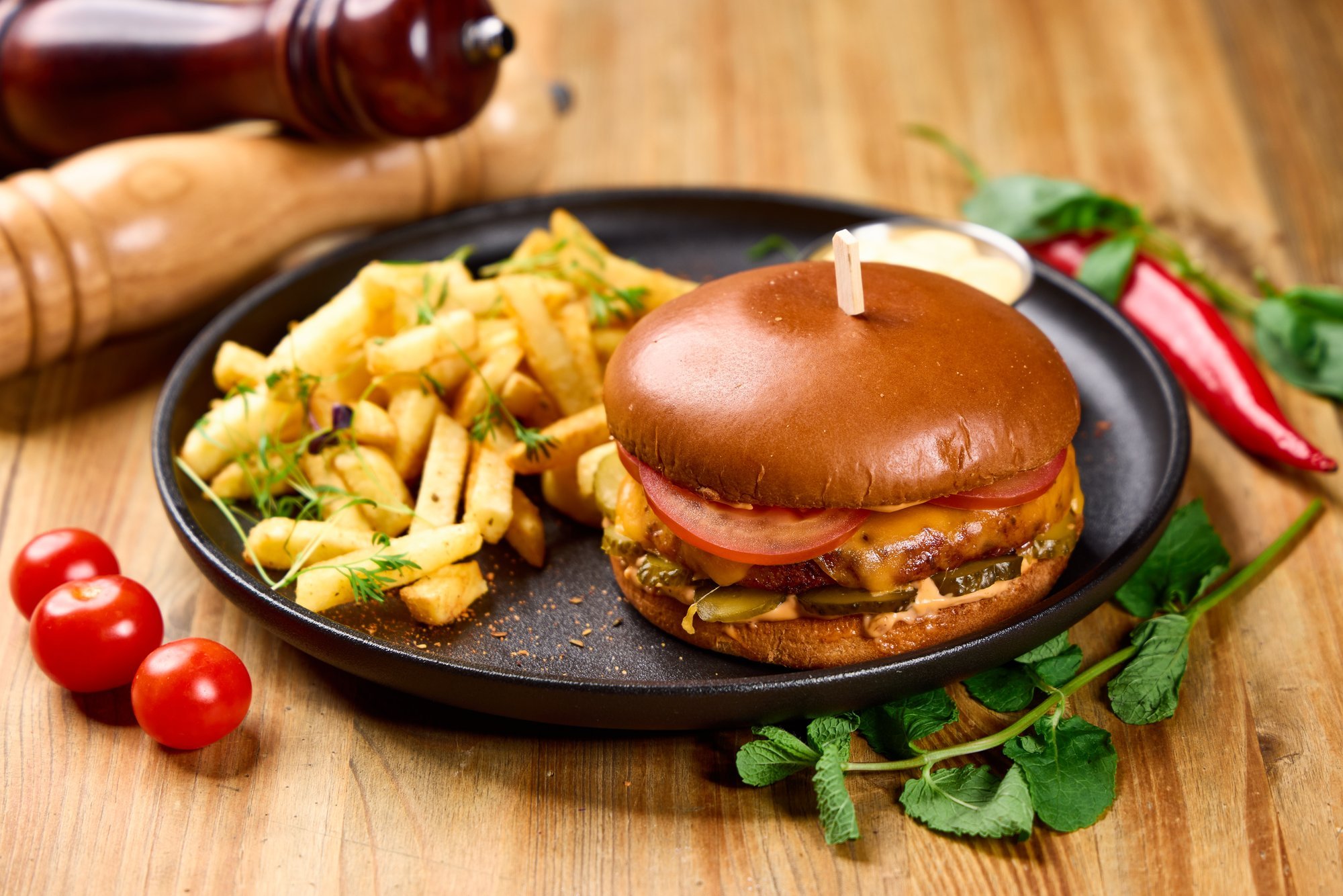 KÜSIMUS | Millises järjekorras sina burgerit ja friikaid sööd?