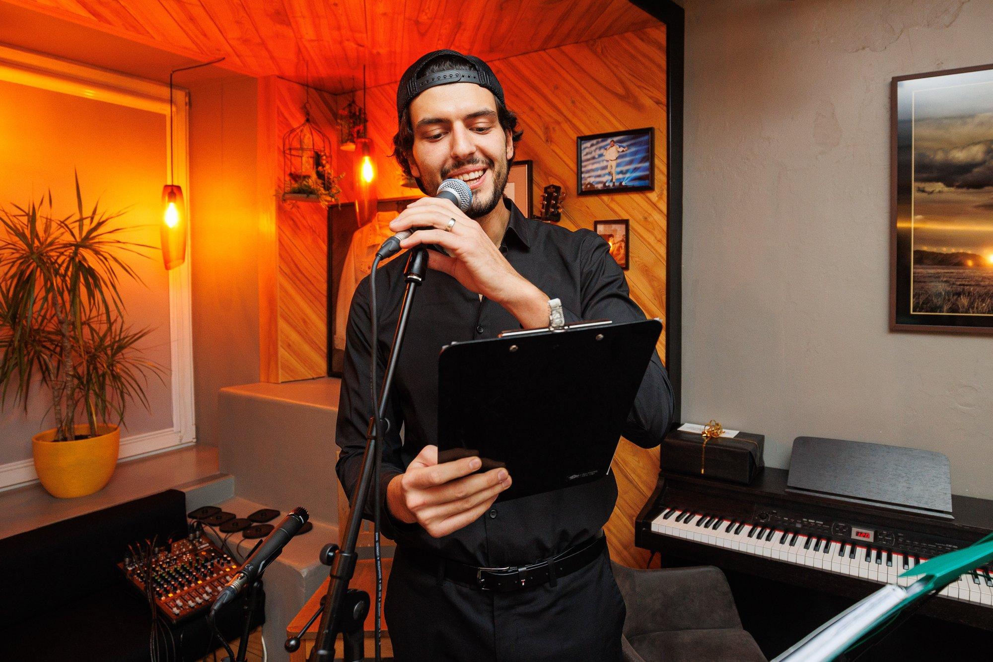 „Miks sa Eurovisioni ei võitnud?“ Stefan sai raadioeetris üllatuse osaliseks: muusikut ristküsitles tema suurim fänn