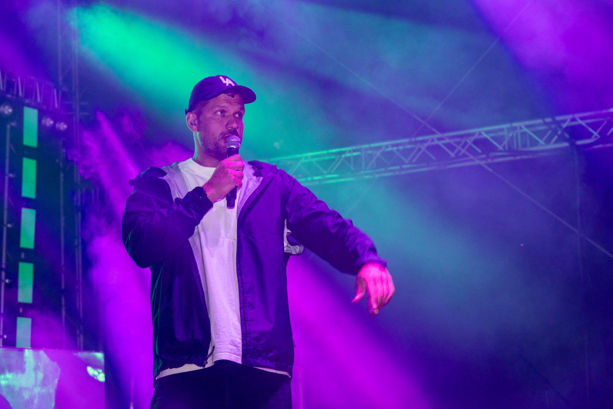 KLÕPS | Räppar Reket kohtus legendaarse vormelisõitja David Coulthardiga