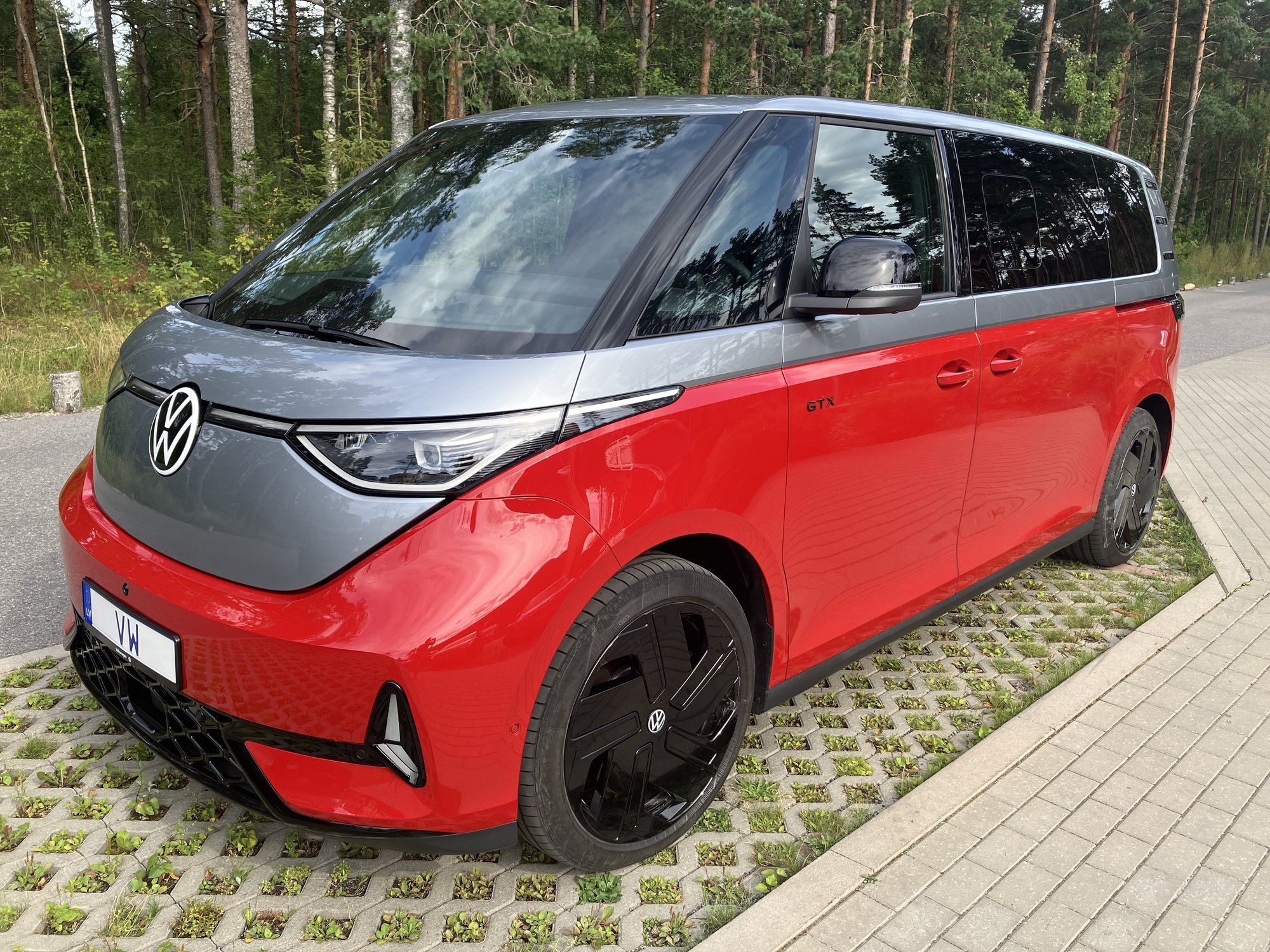 SÕIDUKOGEMUS I Paras iludus, aga kas ka muud väärt? Võluvalt vastuoluline ID. Buzz GTX