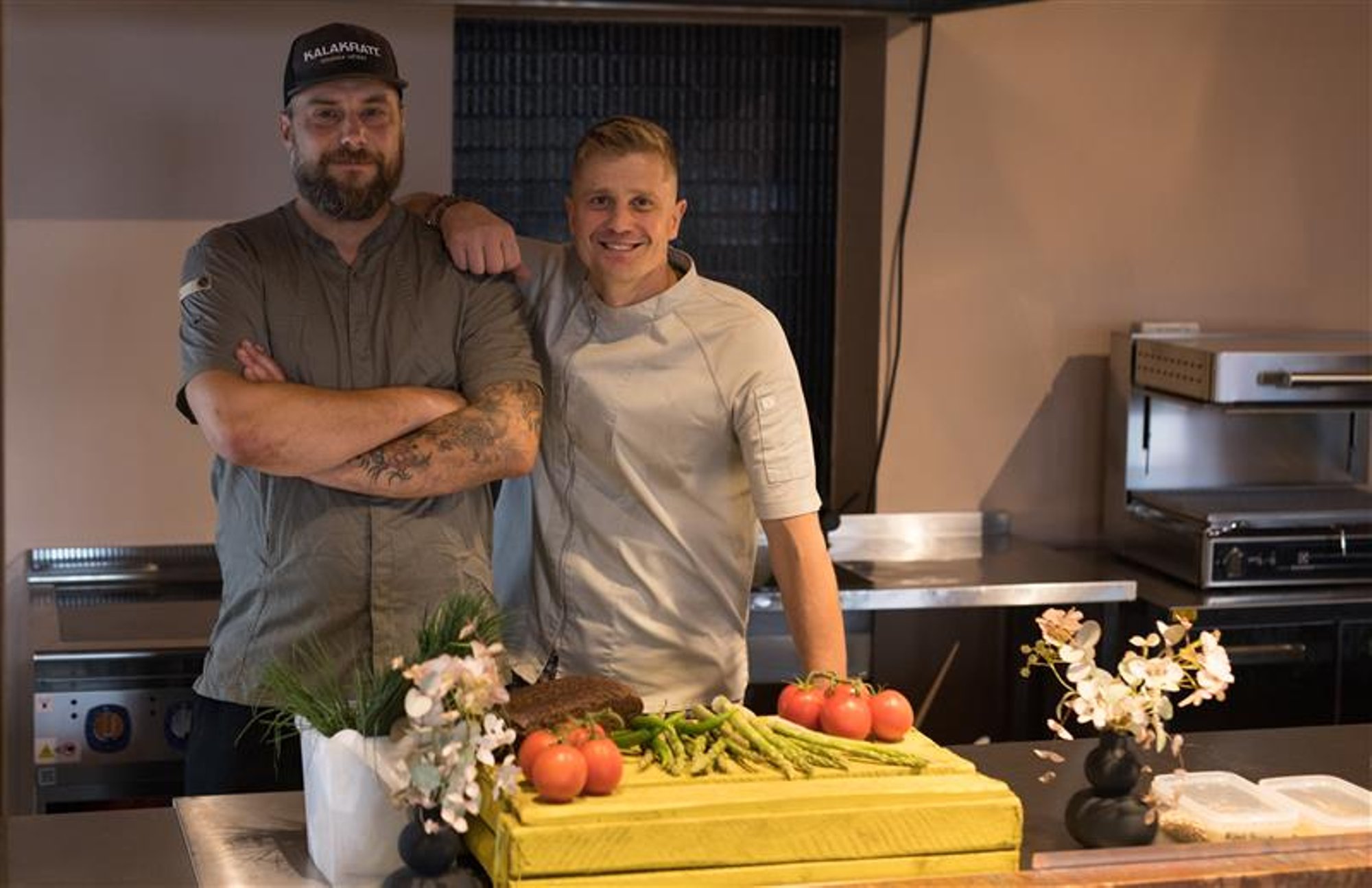 KÖÖGIKOHINAD | Joel Ostrat võtab uues saatesarjas ette Eesti tippkokad ja alustab Mihkel Heinmetsast! Vaata teravat saatesarja Oma Maitse veebis