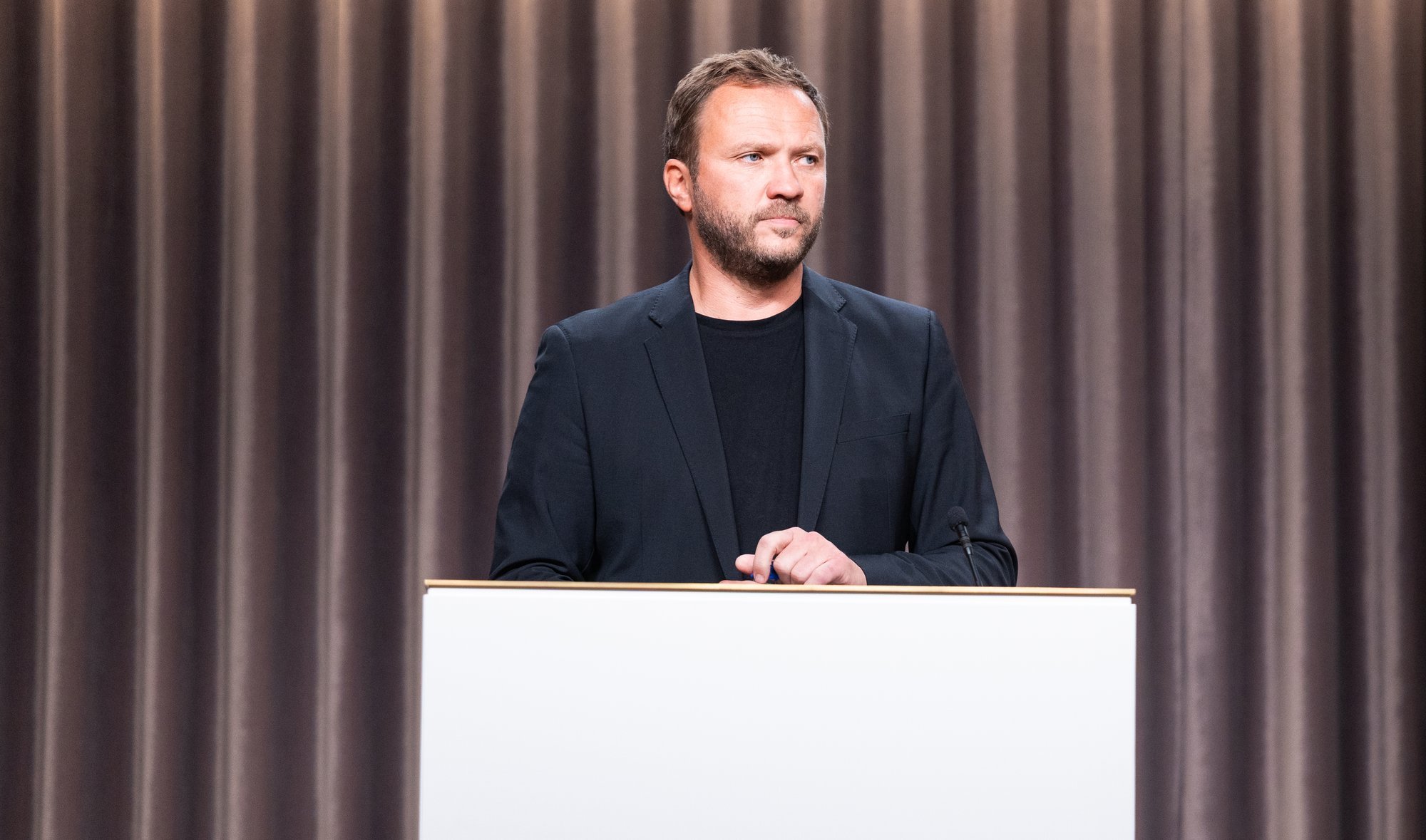 Tsahkna: kaitseminister Pevkur lahkus Dubaist maismaad pidi