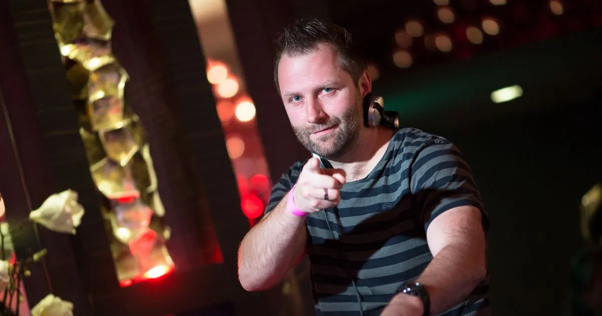 KLÕPS ⟩ Kristjan Hirmo andis ülikoolis oma esimese loengu: see oli natuke teistsugune lavakogemus