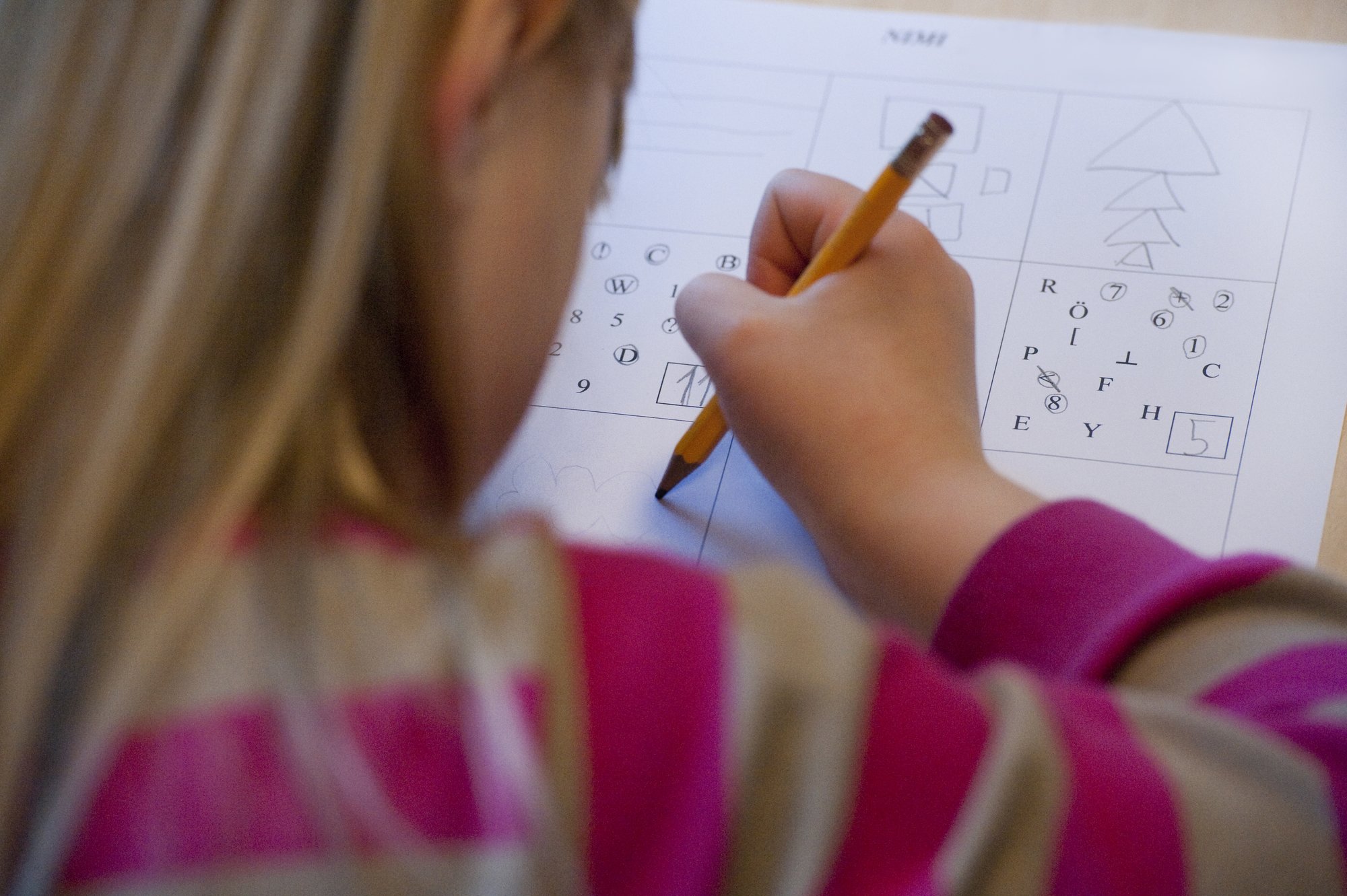 Haridusministeerium plaanib esimese klassi sisseastumiskatsed keelustada. Asenduseks pakutakse loosi tõmbamist