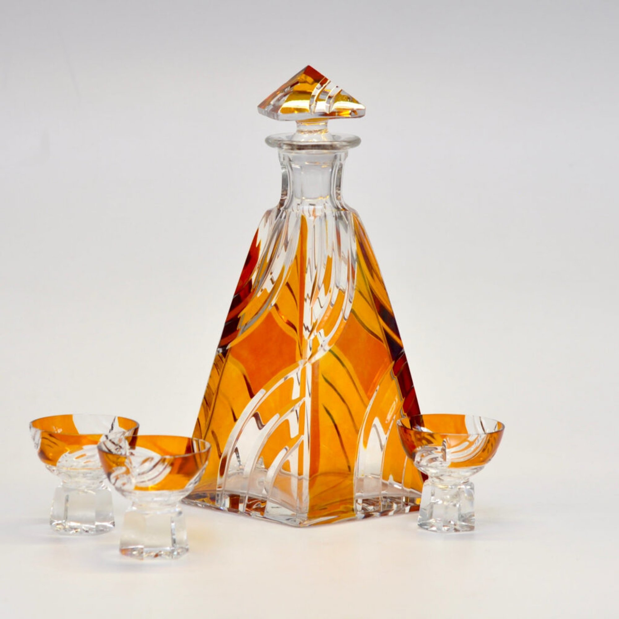 Johannes Lorupi karahvin müüdi Tallinnas oksjonil pöörase hinnaga