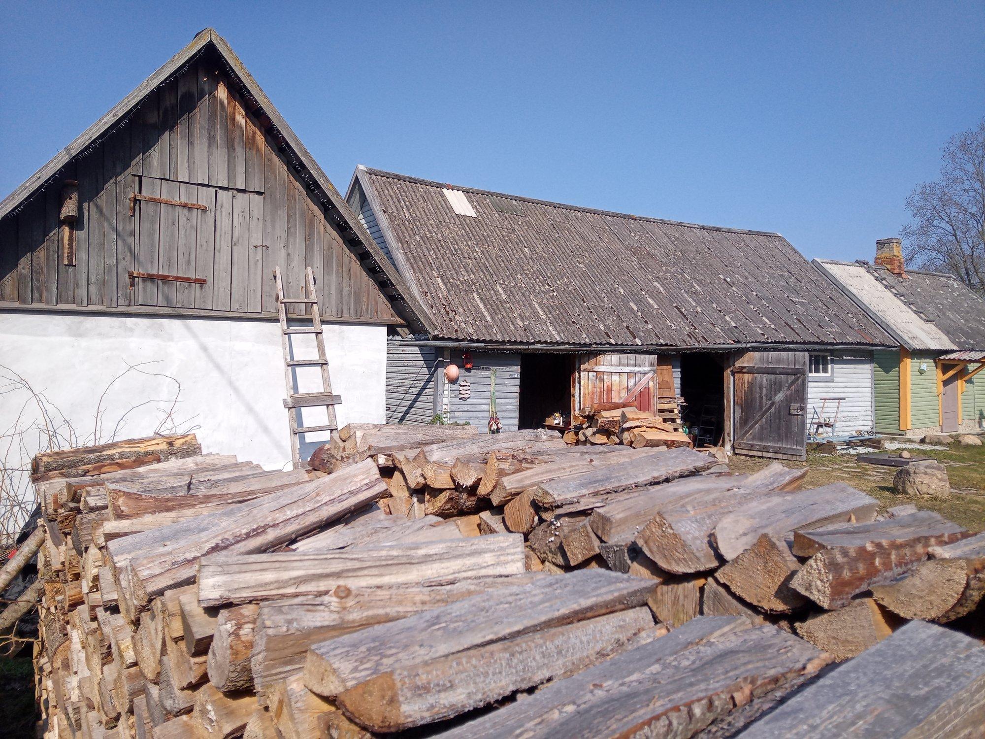 Kuidas omavoliline abihoone lammutamise asemel seadustada?