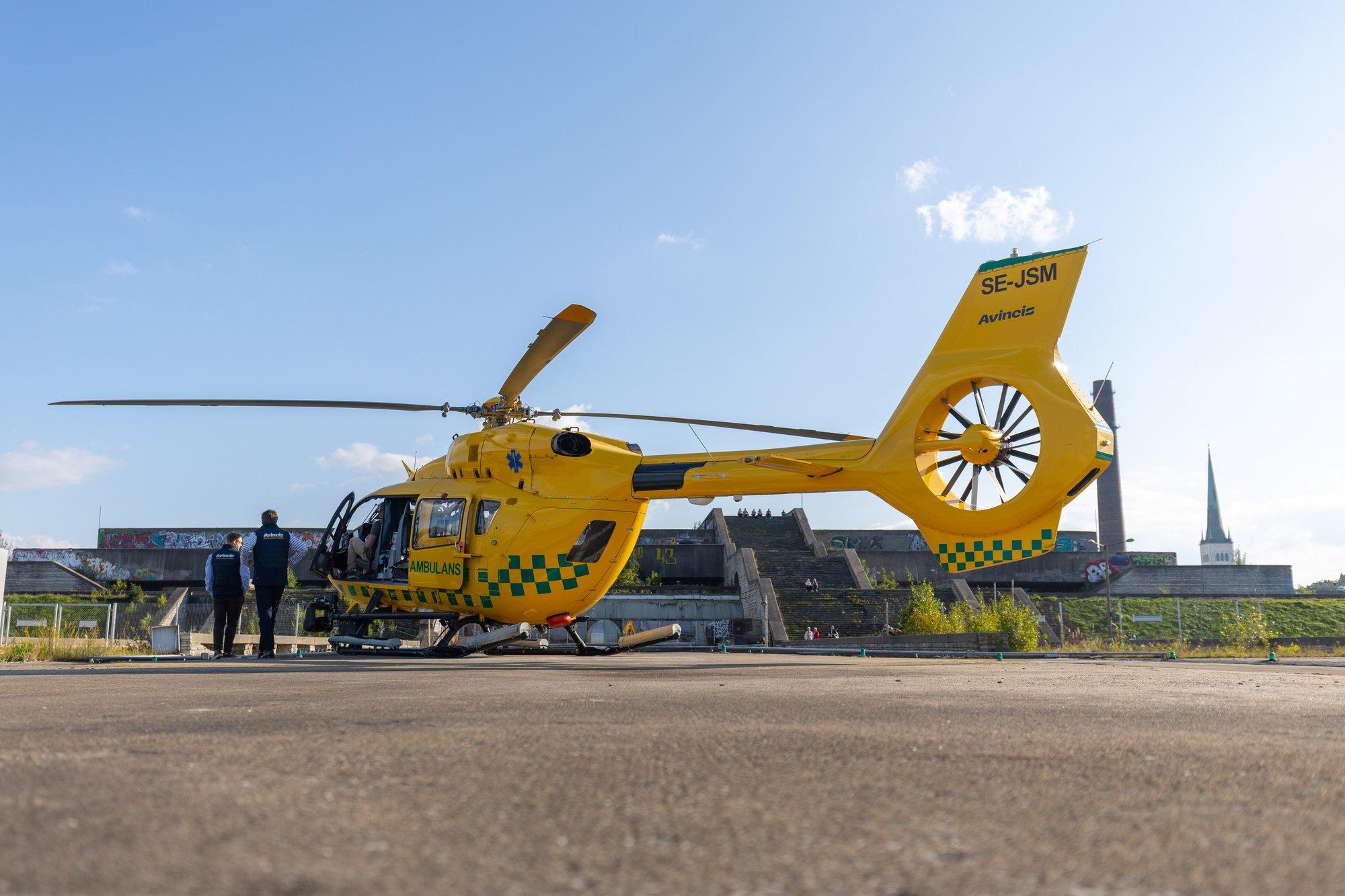 VIDEO ja FOTOD | Tallinna linnahalli juures tutvustati kiirabikopterit. Riik teenuse vastu praegu huvi ei tunne
